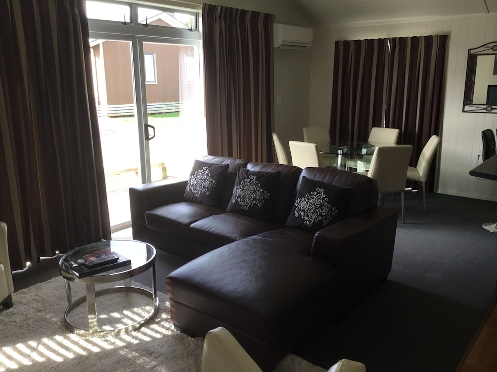 Executive Chalet, 3 Bedrooms, Jetted Tub photo 3