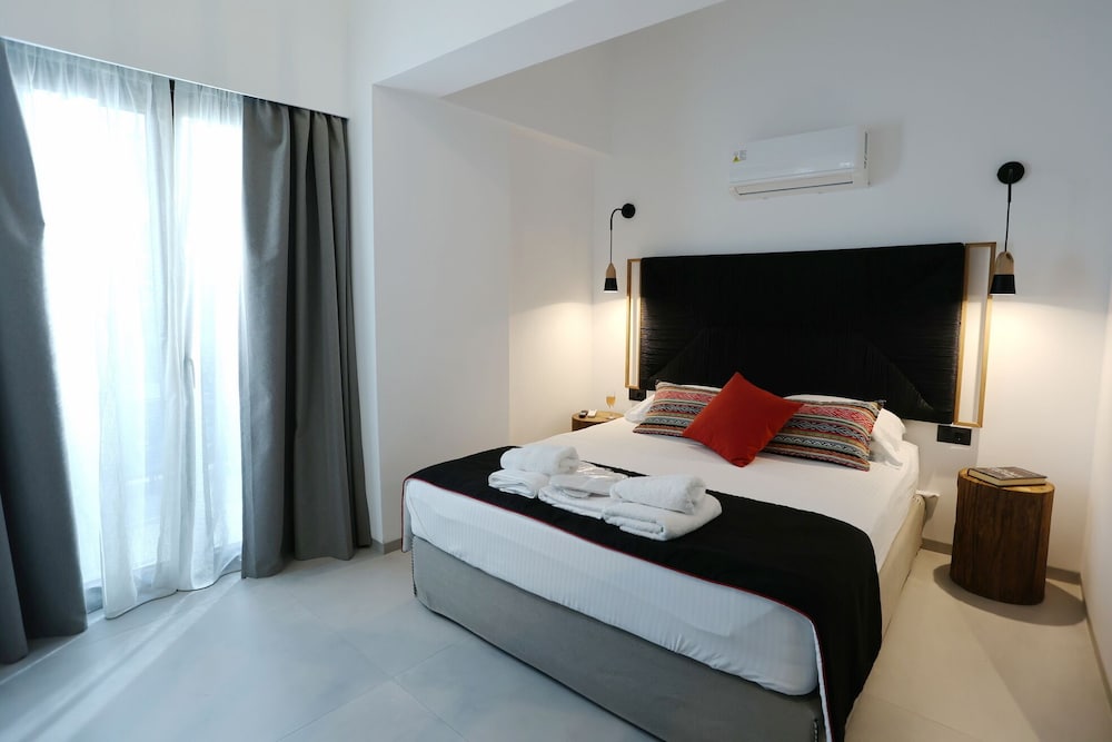 Grand Suite with Loft and Pool View photo 1
