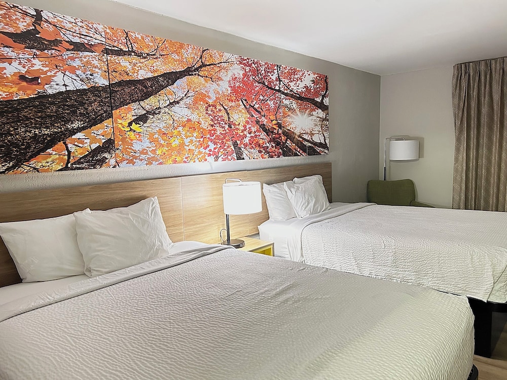 Room, 2 Queen Beds, Non Smoking (First Floor) - Photo 4