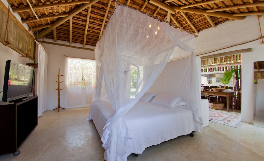 Superior Bungalow, 1 King Bed, Garden Area
