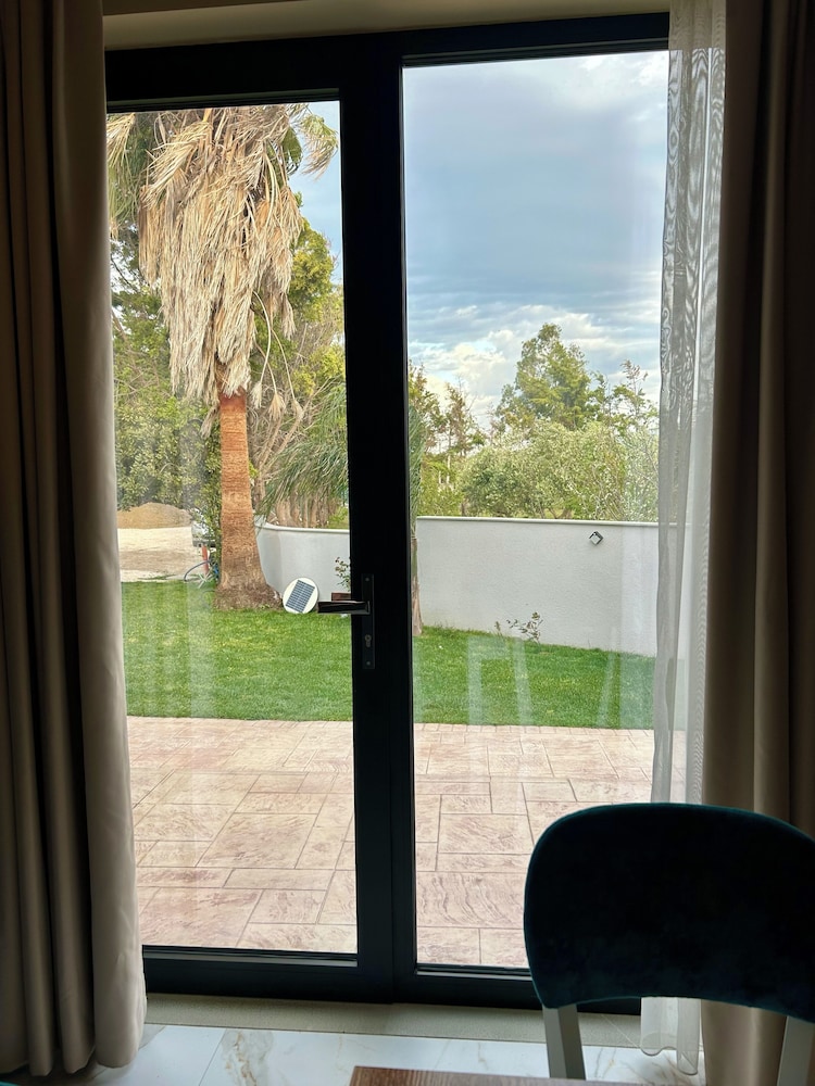 Deluxe Apartment, Balcony, Garden View