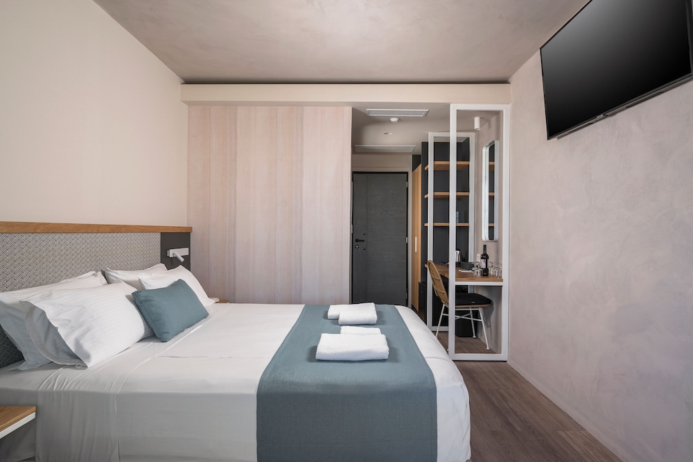 Premium Double Room Single Use photo 2