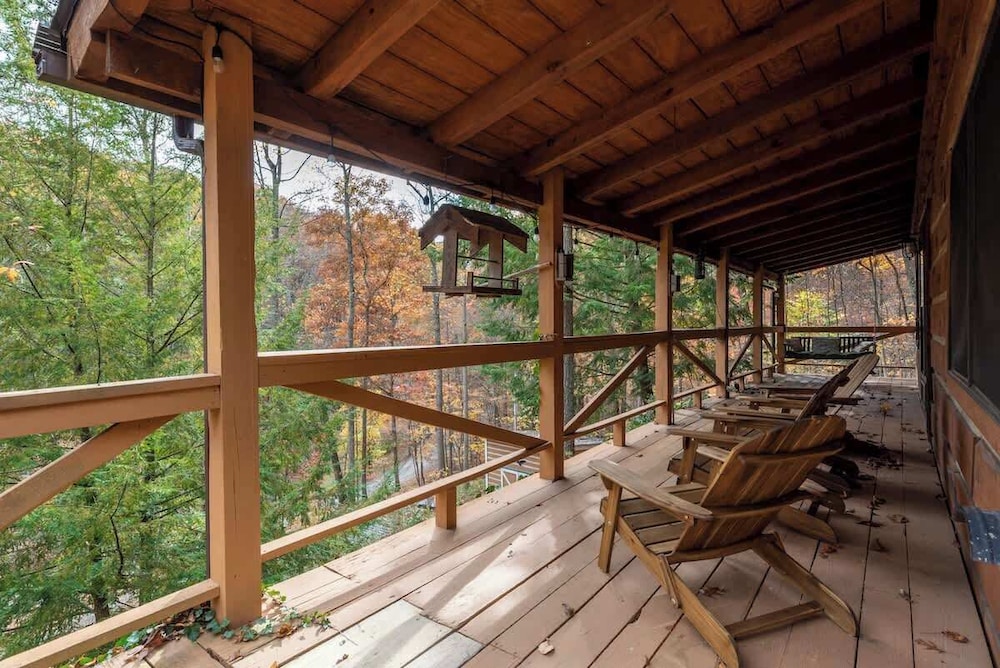 Cabin, Multiple Beds, Hot Tub (Pine Ridge Cabin) photo 1