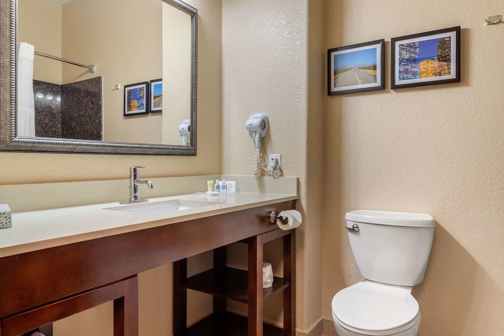 Suite, 2 Queen Beds, Non Smoking - Photo 6