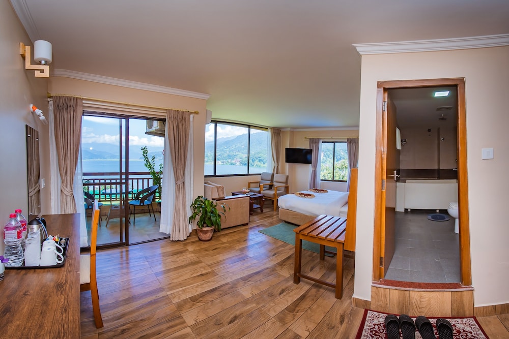 Standard Suite, Lake View - Photo 5