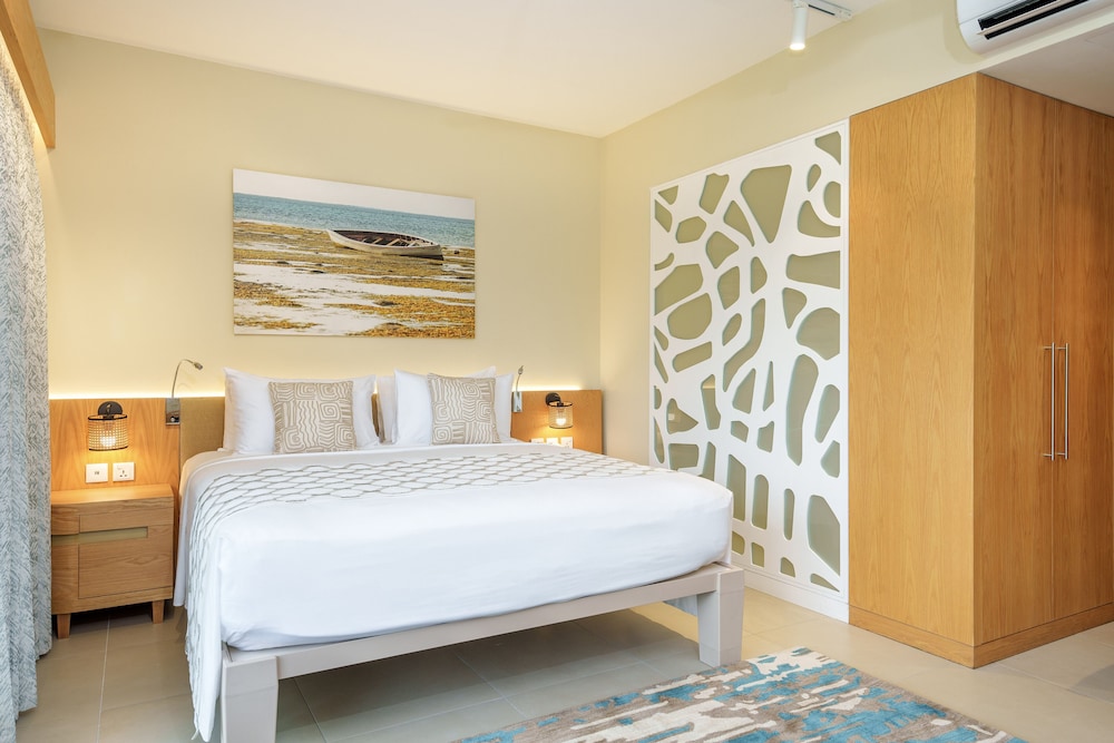 Comfort Room (Pool Facing)