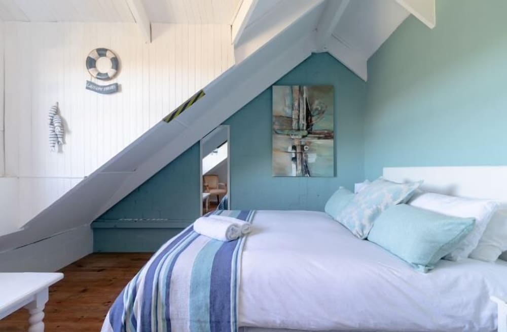 Comfort House, Multiple Bedrooms, Ocean View, Beachfront photo 1