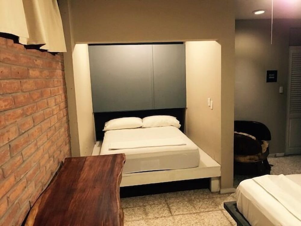 Economy Double Room, 2 Queen Beds photo 1