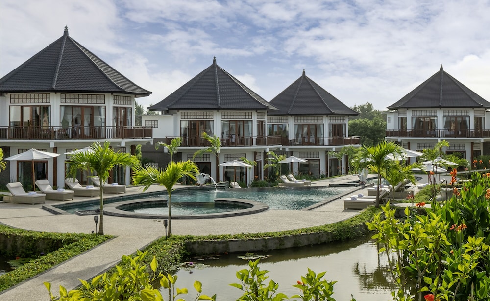 Three Bedroom Garden Villa with Pool access - Photo 3