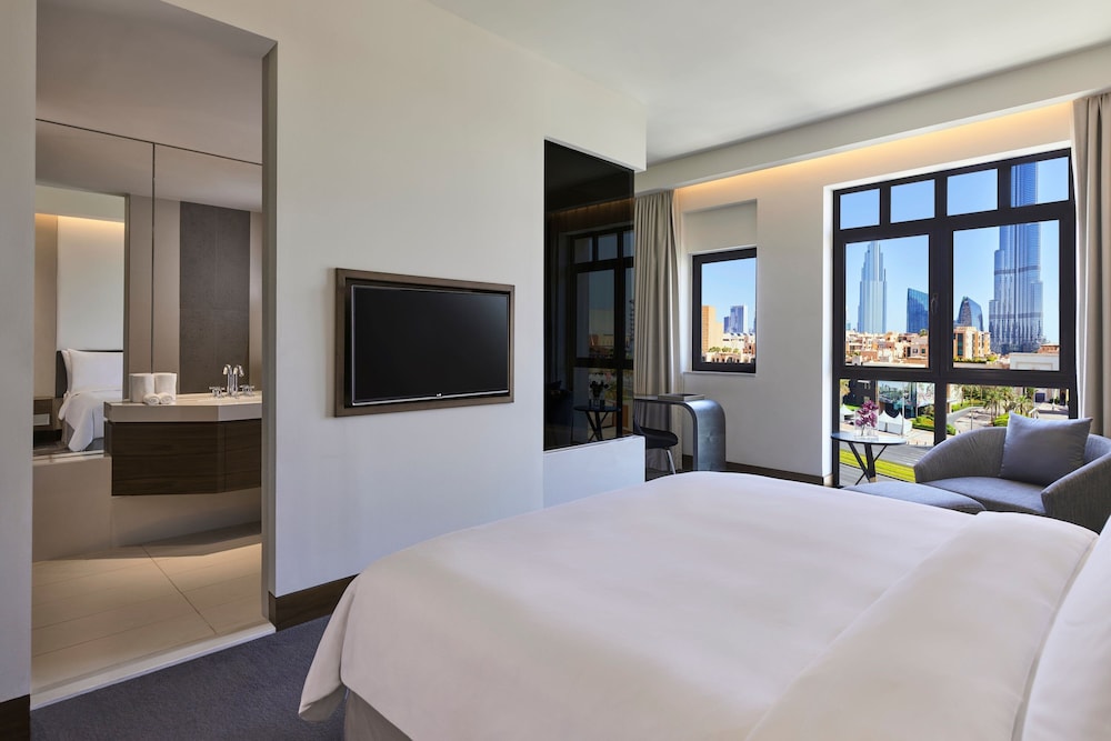 Deluxe Room, 1 King Bed (View) - Photo 2