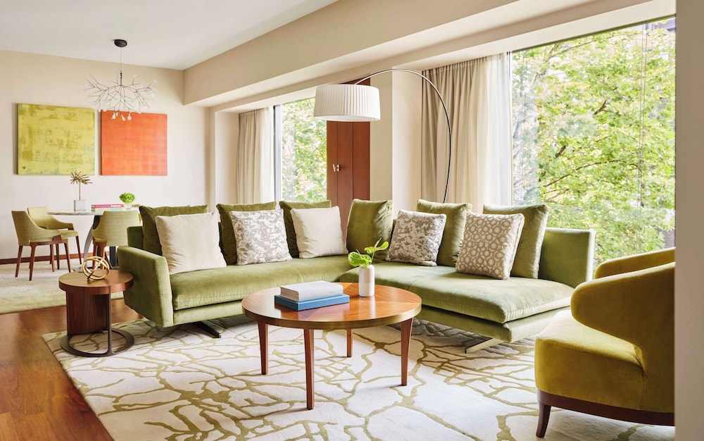Suite (Ambassador)