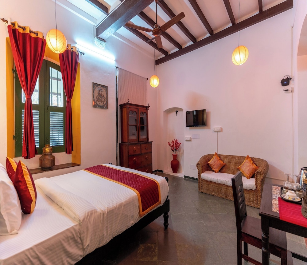 Deluxe Room - Photo 5