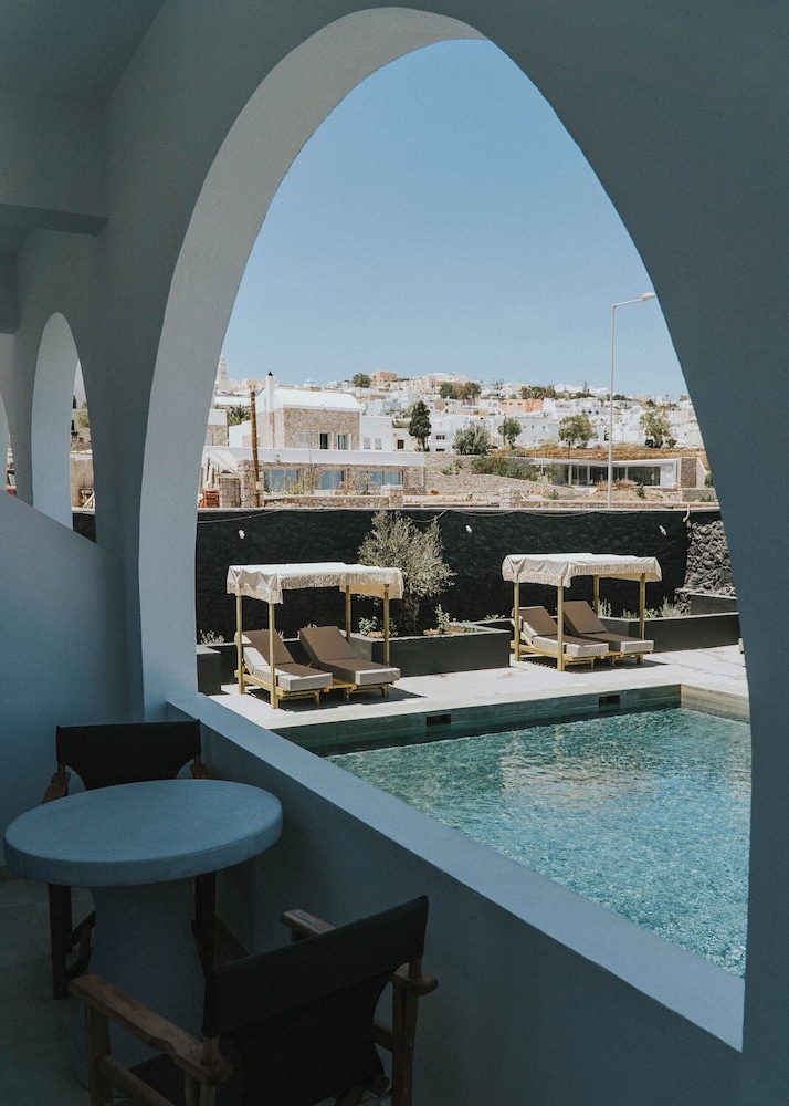 Comfort Room, Pool View - Photo 4