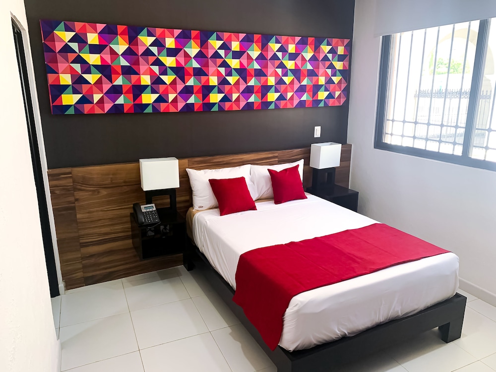 Deluxe Room, 1 Queen Bed