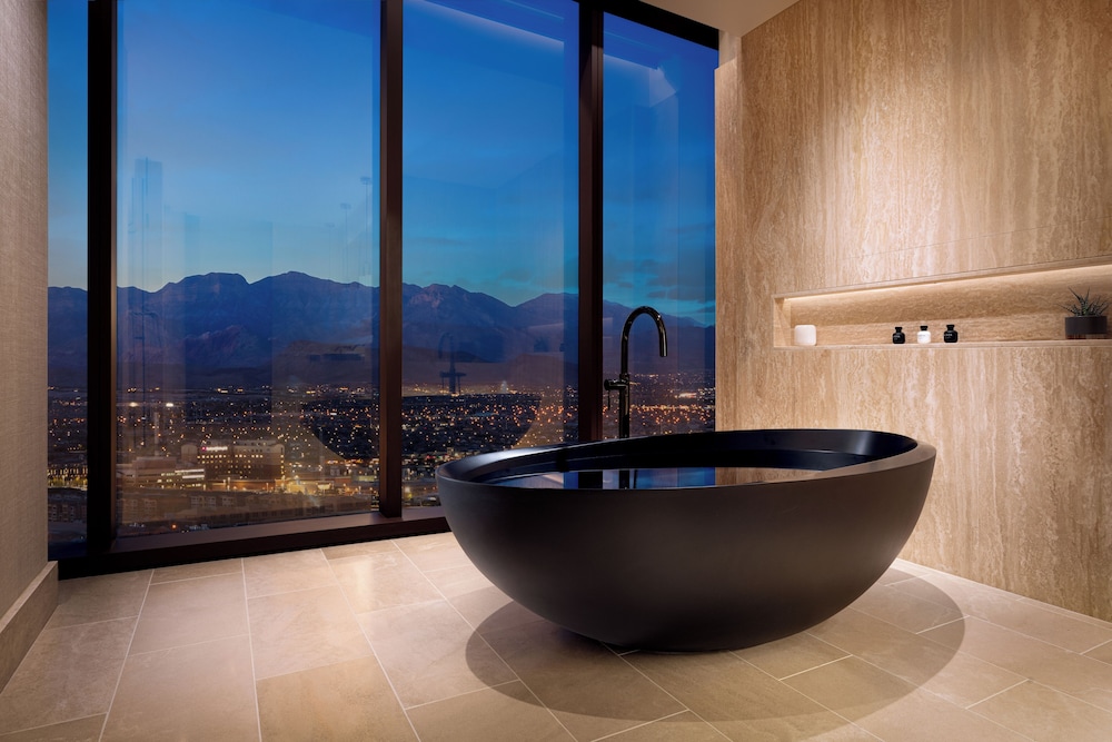 Executive King Suite - Mountain View