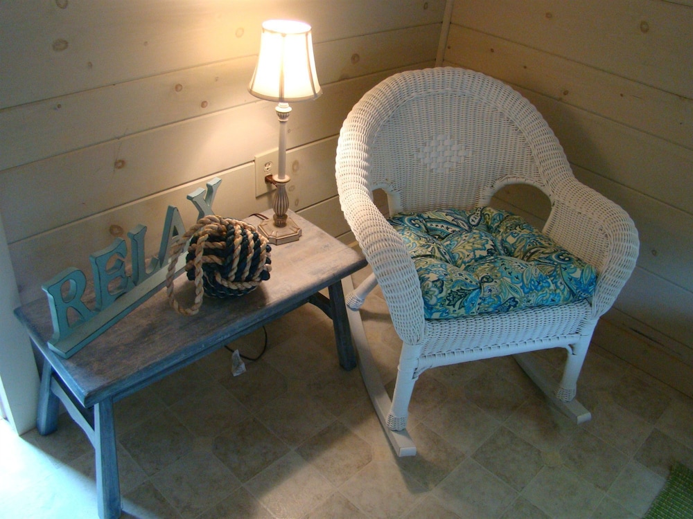 Family Cabin, Multiple Beds photo 2