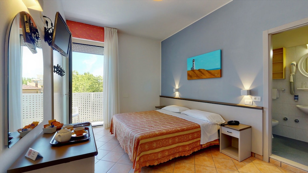 Family Triple Room, 2 Bedrooms, Balcony photo 2