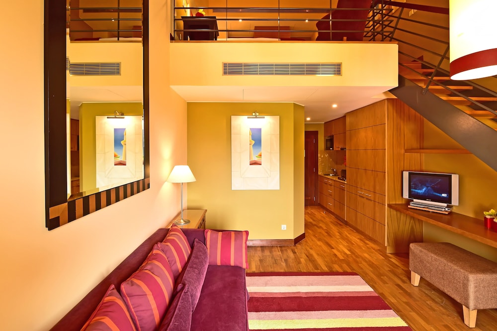 Suite, Mezzanine (Extra Bed) - Photo 3