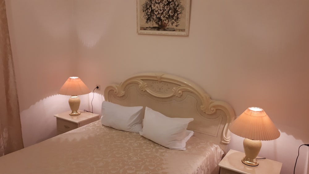 Family Suite, Kitchenette, Hill View photo 1