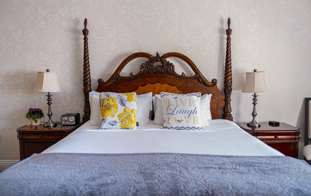 Deluxe Double Room (Room 02 - DELUXE KING) photo 3