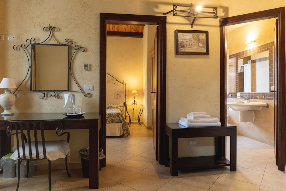 Superior Suite, Ensuite, Garden View (Junior suite) photo 2
