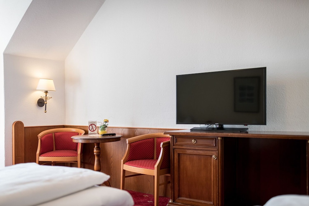 Standard Triple Room, 3 Twin Beds, Non Smoking, Allergy Friendly photo 2