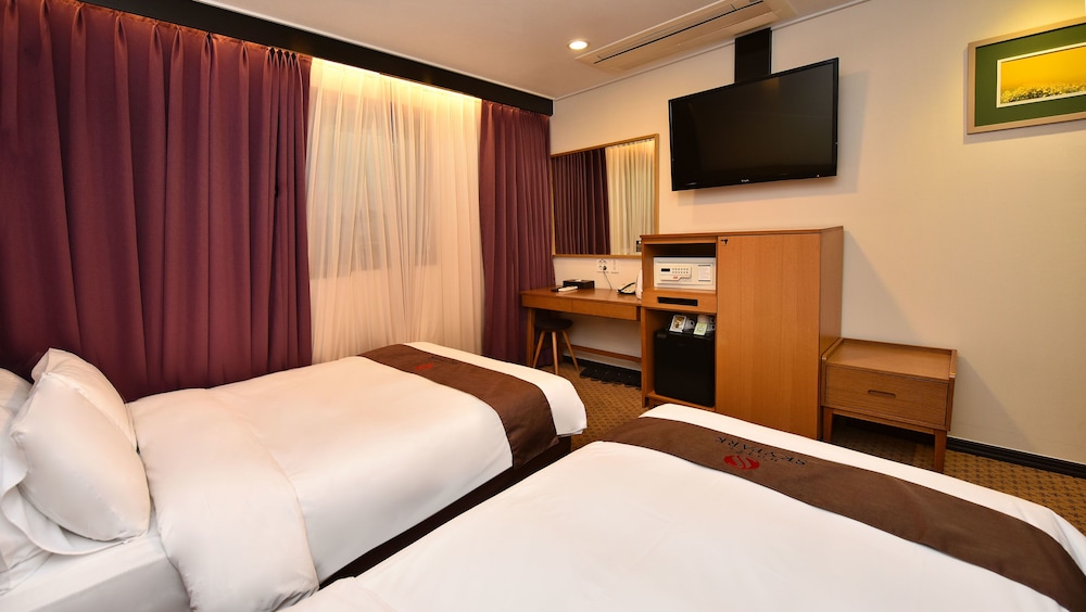 Deluxe Twin Room - Photo 2