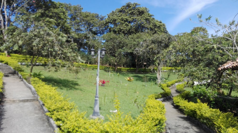 Luxury Triple Room, 1 Bedroom, Garden View photo 3