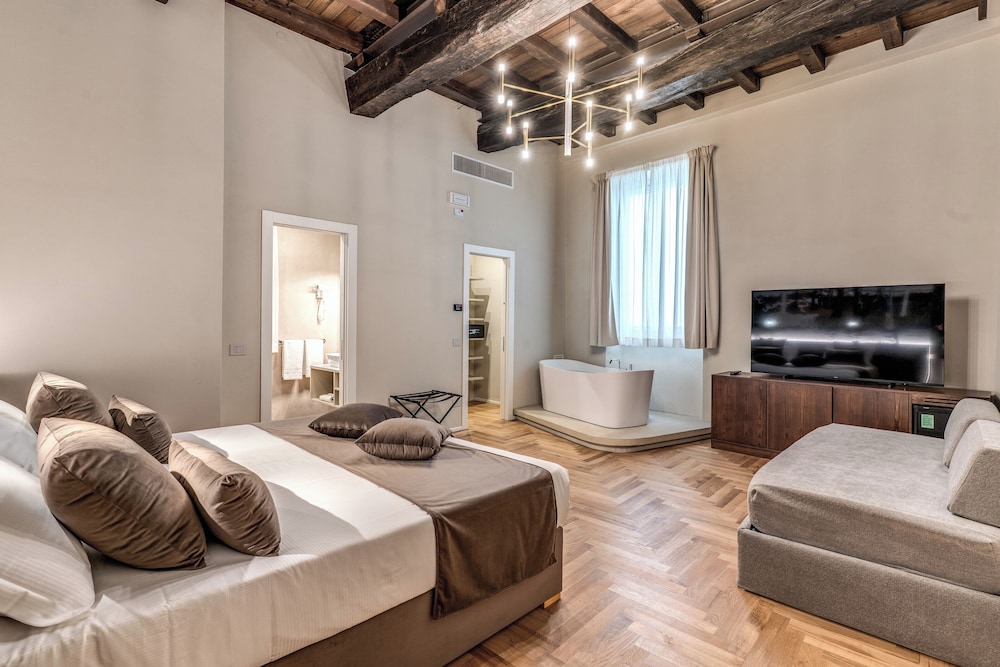 Triple room with bathtub on the third floor