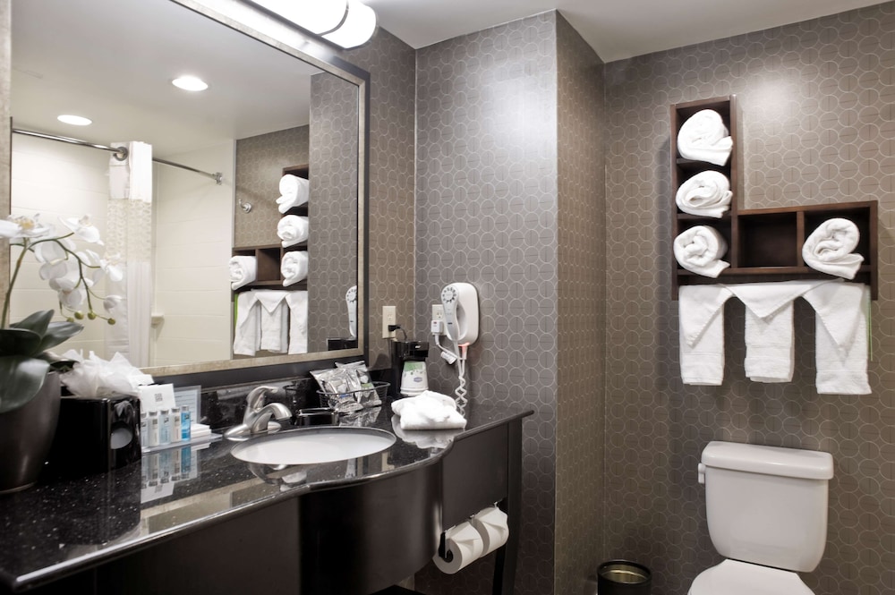 Suite, 2 Queen Beds, Accessible (Hearing) - Photo 4