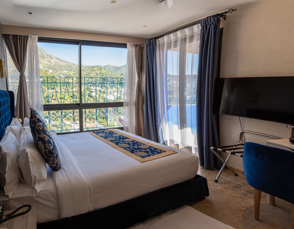 Junior Suite with balcony - Photo 9