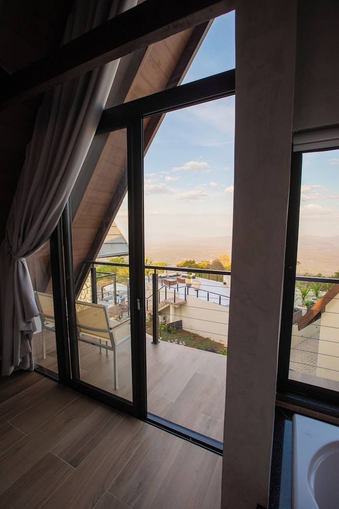 Deluxe Chalet, 1 King Bed with Sofa bed photo 3