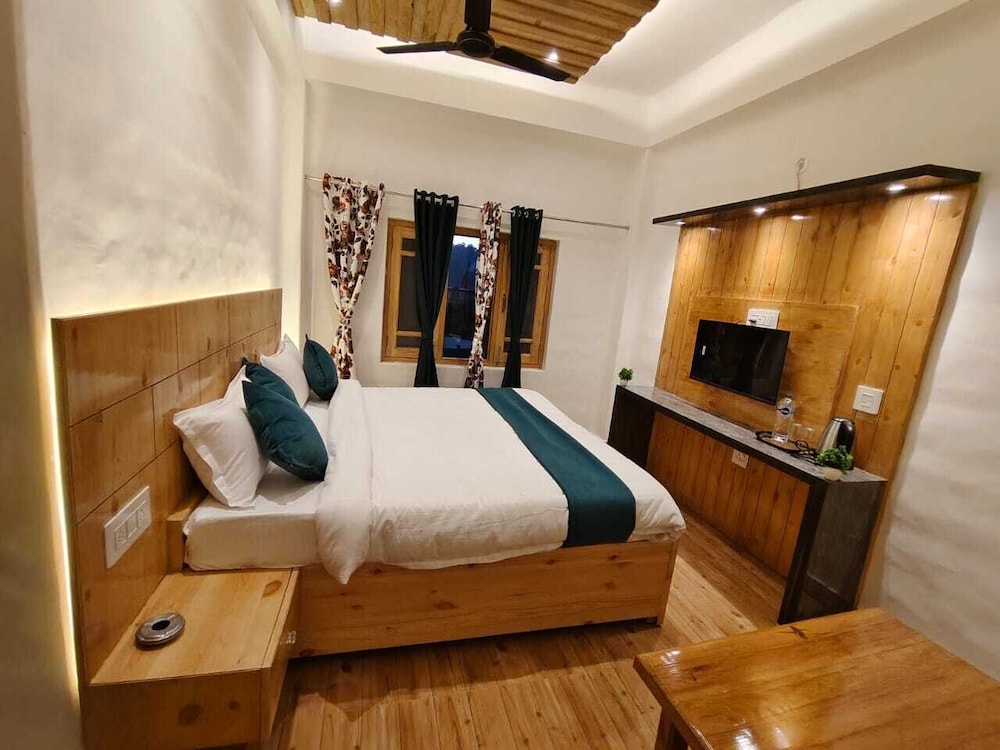Superior Double Room, Balcony, Mountain View