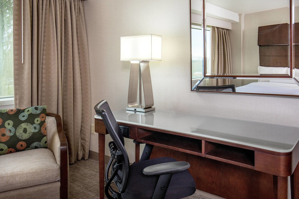 Deluxe Room, 2 Double Beds (Mobility Accessible, Roll-In Shower) - Photo 5