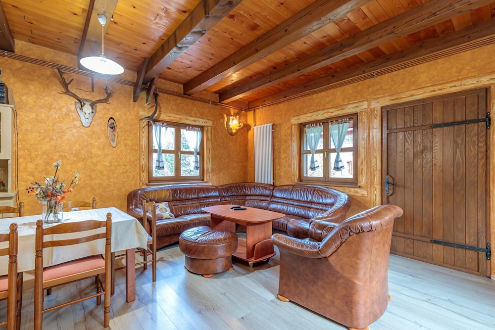 Family House, Multiple Bedrooms, 2 Bathrooms, Mountainside (Chalet Zavrh with Private Heated Pool) photo 3