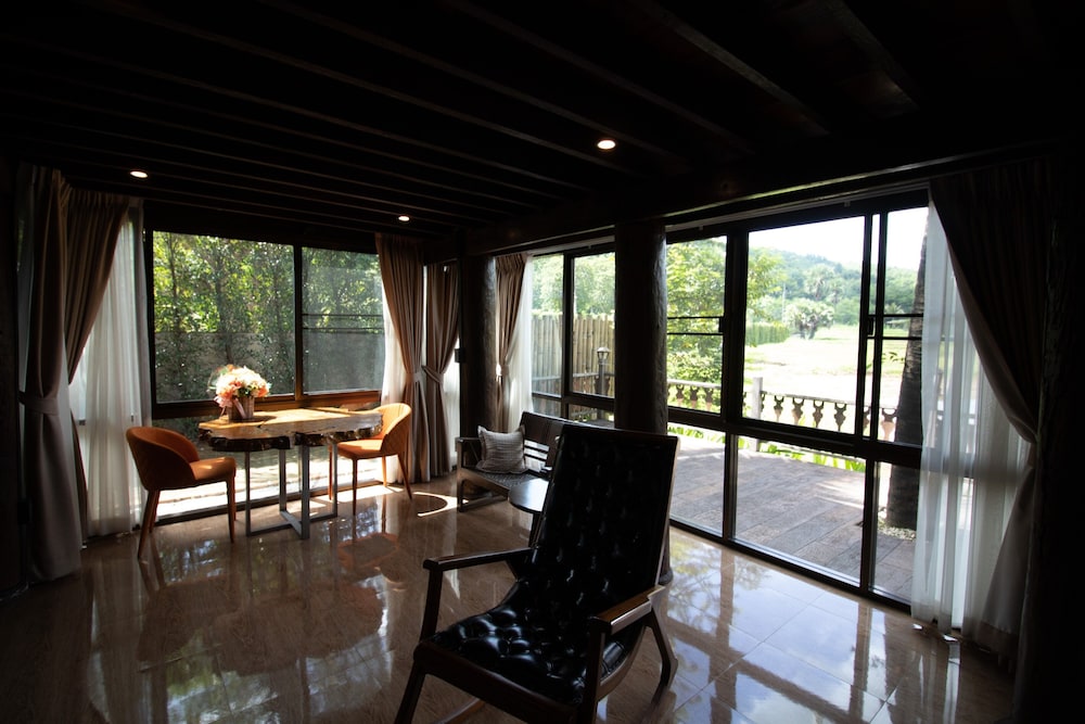 Deluxe Villa (Baan Lhong Khao 1) photo 3