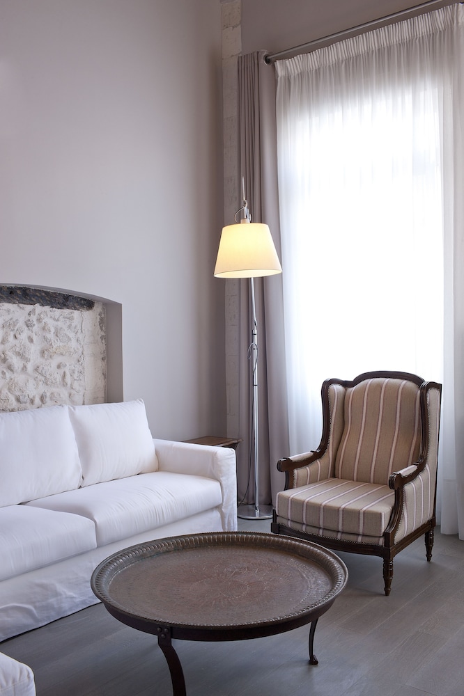 Suite, Pool View (Estate)