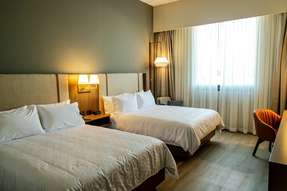 Premium Room, 2 Queen Beds - Photo 1