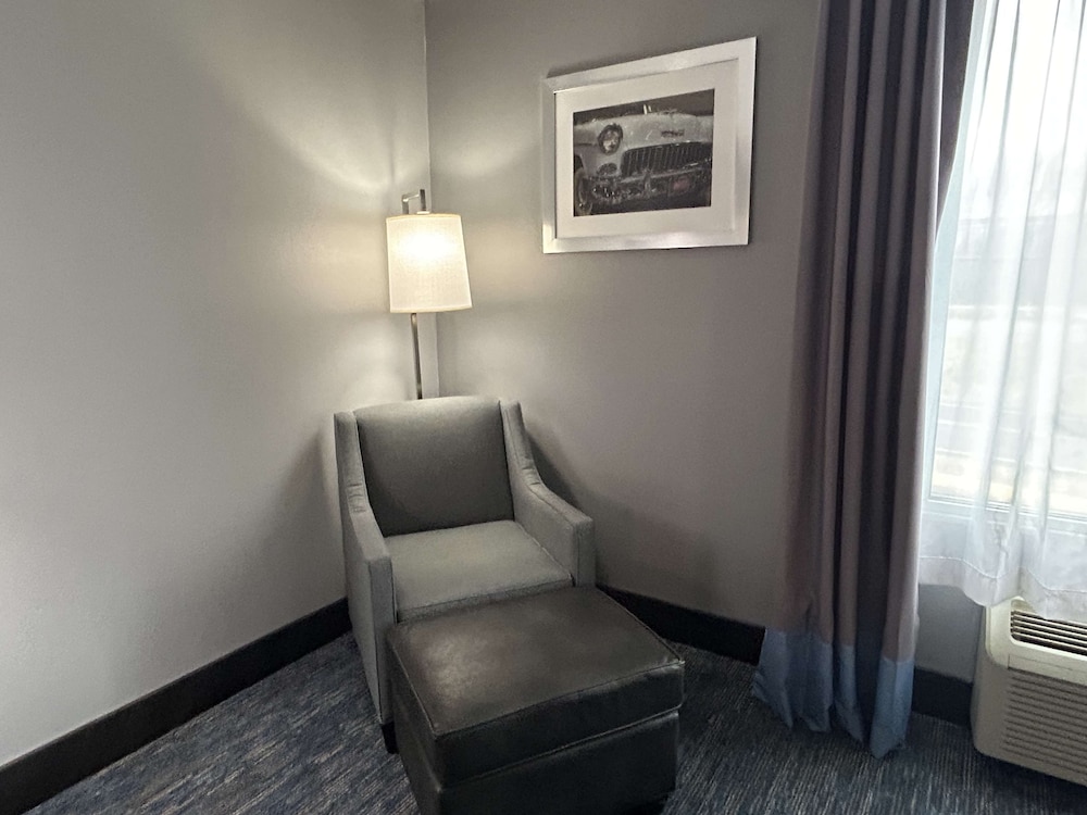 Standard Room, 2 Queen Beds, Accessible, Refrigerator & Microwave - Photo 3