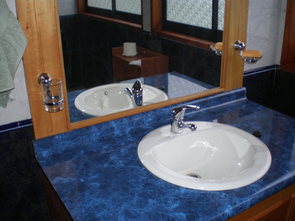 Comfort House, 4 Bedrooms, Private Bathroom photo 3