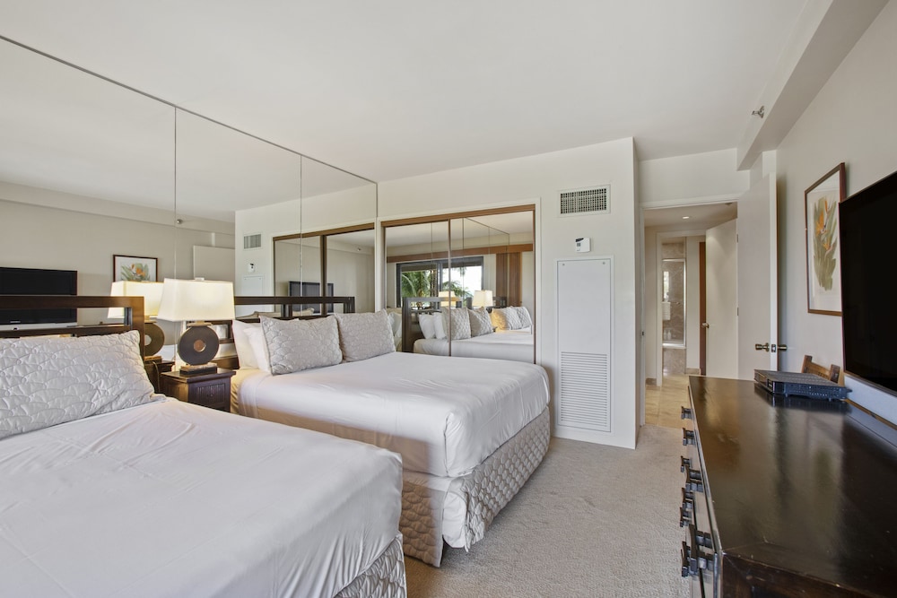Room, 2 Bedrooms, Partial Ocean View photo 2