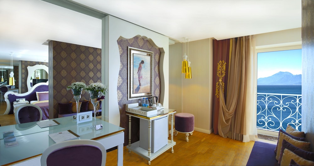 Junior Double Room, 1 King Bed, Sea View