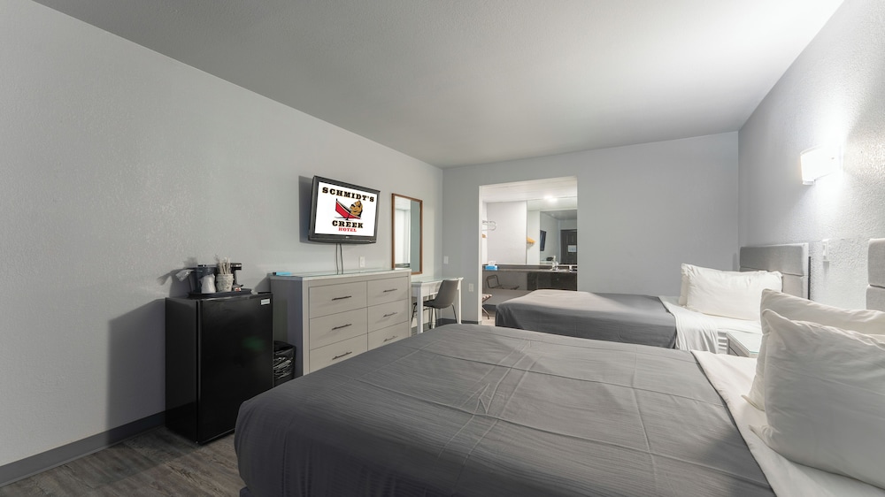 Basic Double Room, 2 Queen Beds
