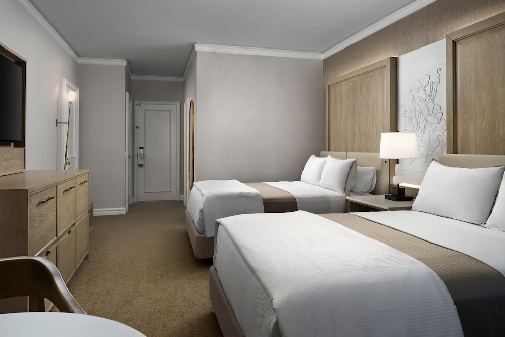 Traditional Room, 2 Queen Beds - Photo 3