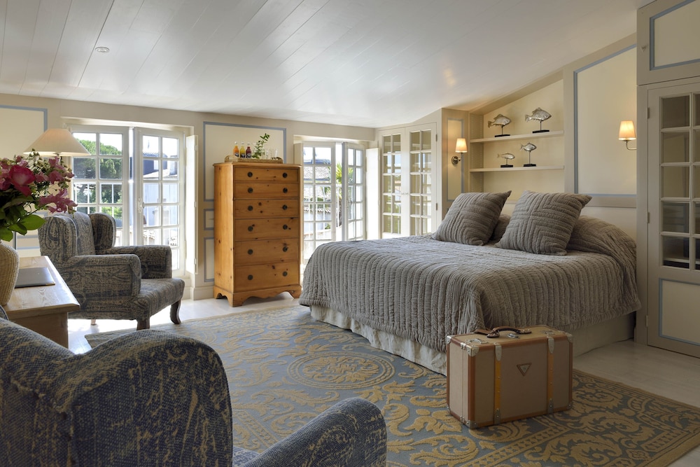 Luxury Suite photo 1