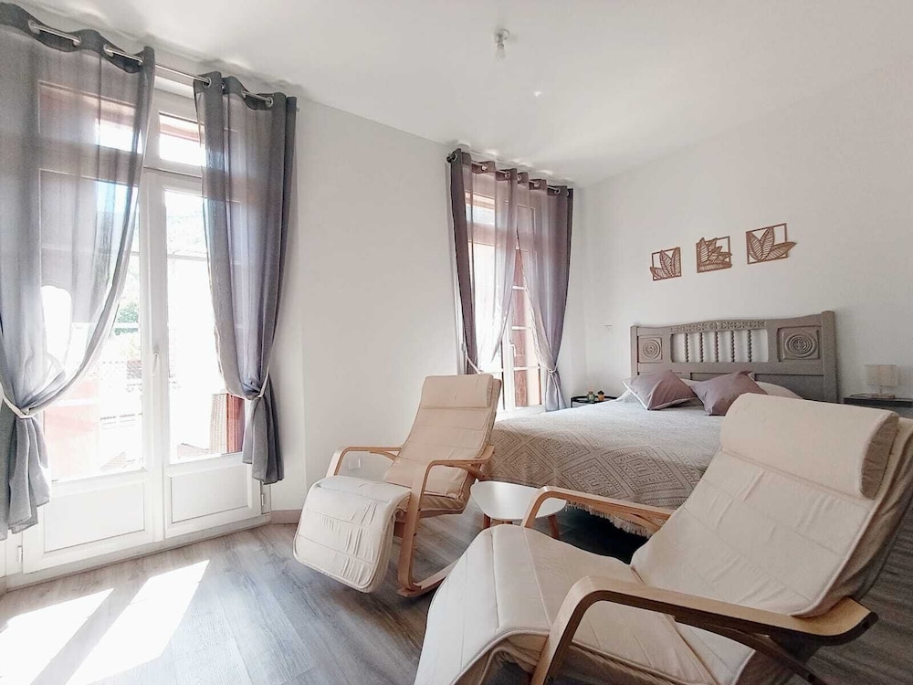 Economy Apartment, Pets Allowed, Mountain View