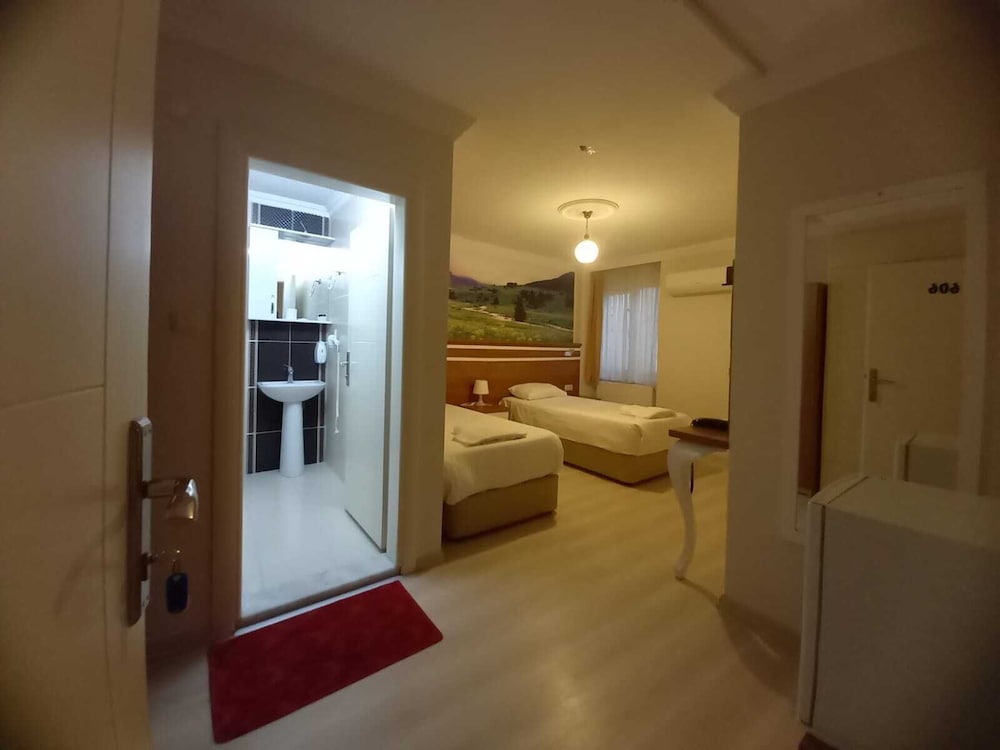 Standard Twin Room photo 1