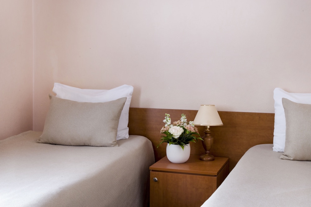 Classic Twin Room, 2 Twin Beds photo 1