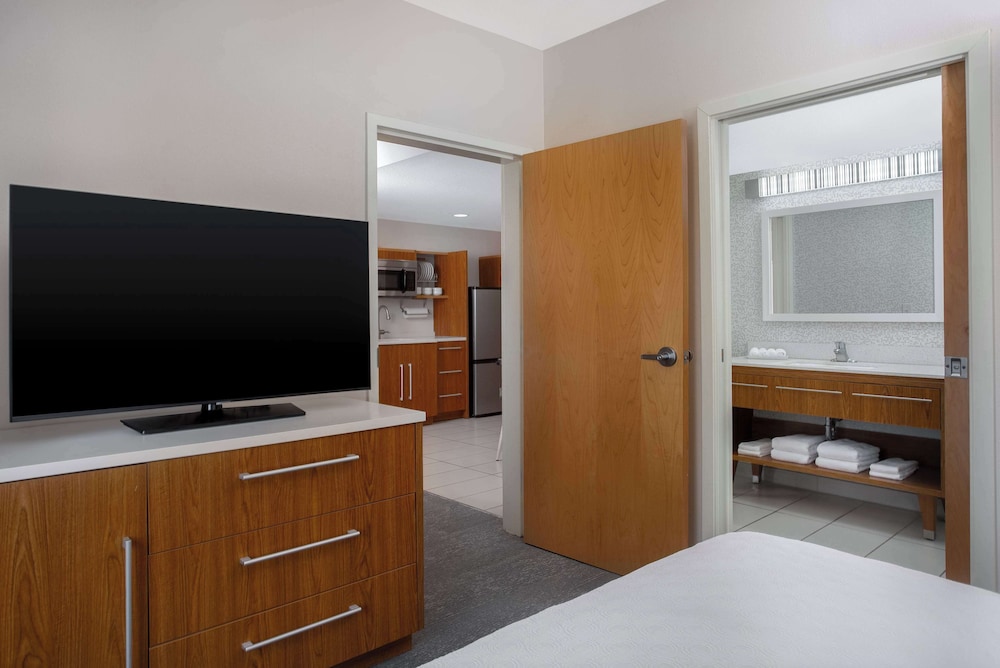 Suite, 1 Queen Bed, Non Smoking photo 1