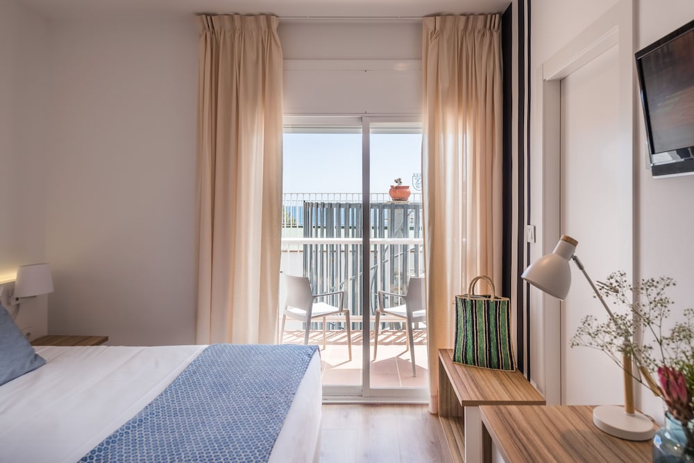Standard Double Room, Terrace - Photo 4